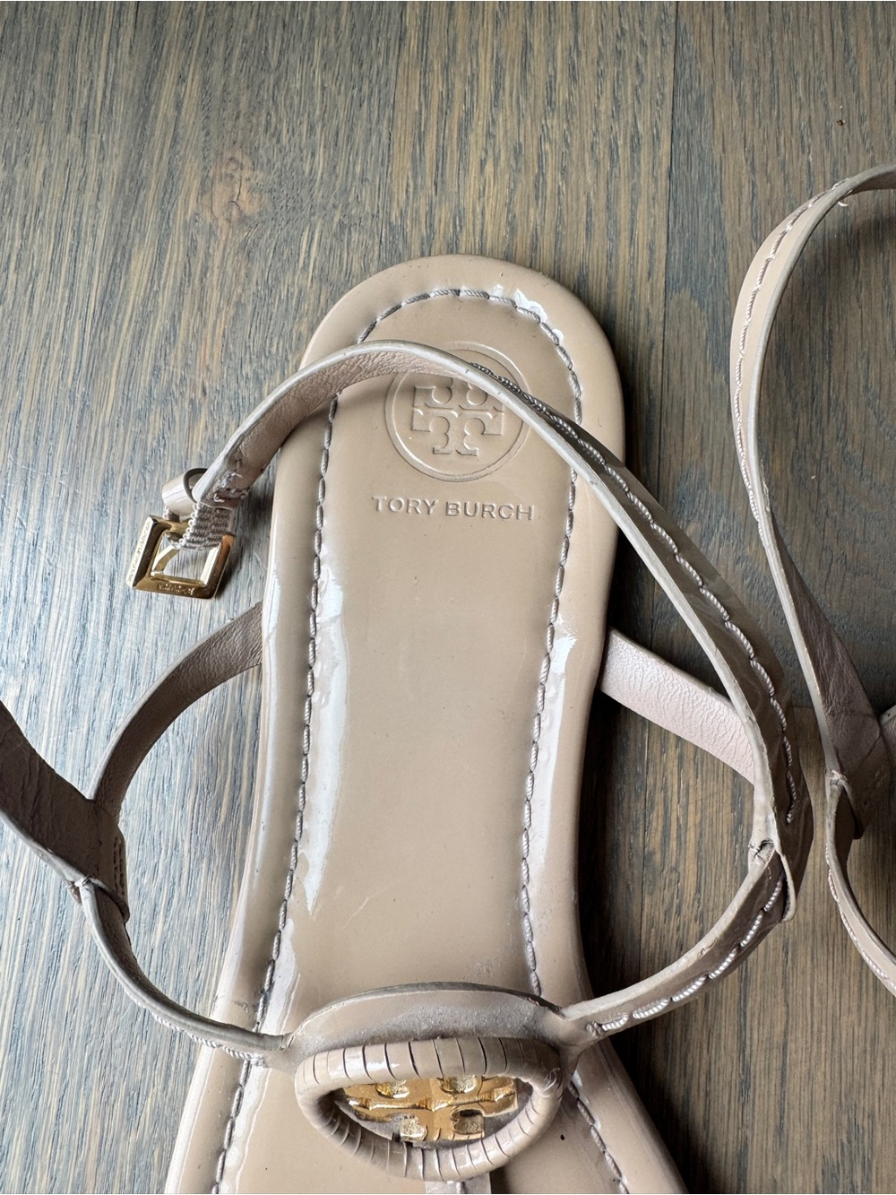 Tory Burch Nude/Tan Miller Logo Thong Sandals - Picture 7 of 8
